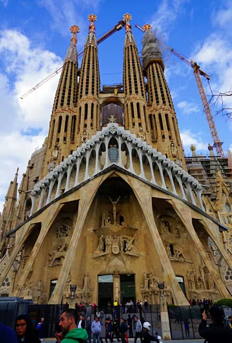 葡萄牙和西班牙哪个值得旅游,西班牙和葡萄牙旅游区别