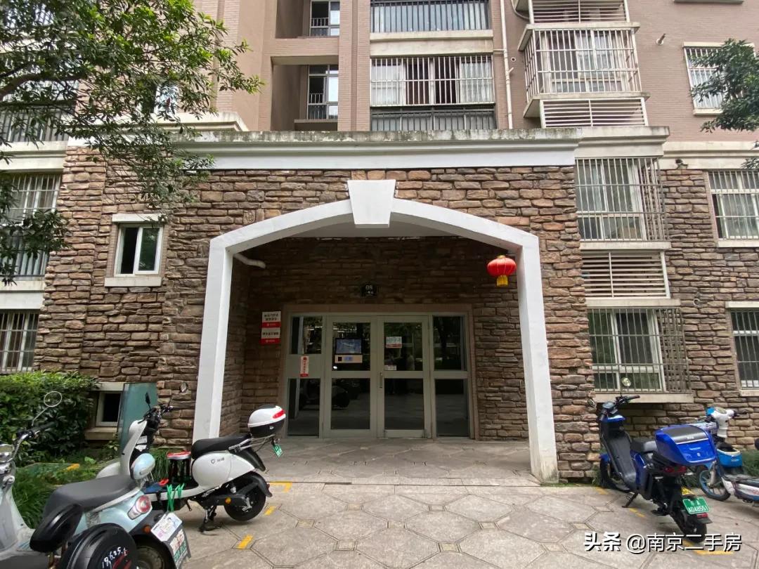 小区环境好价格低的二手房,小区位置好但物业差值得买吗