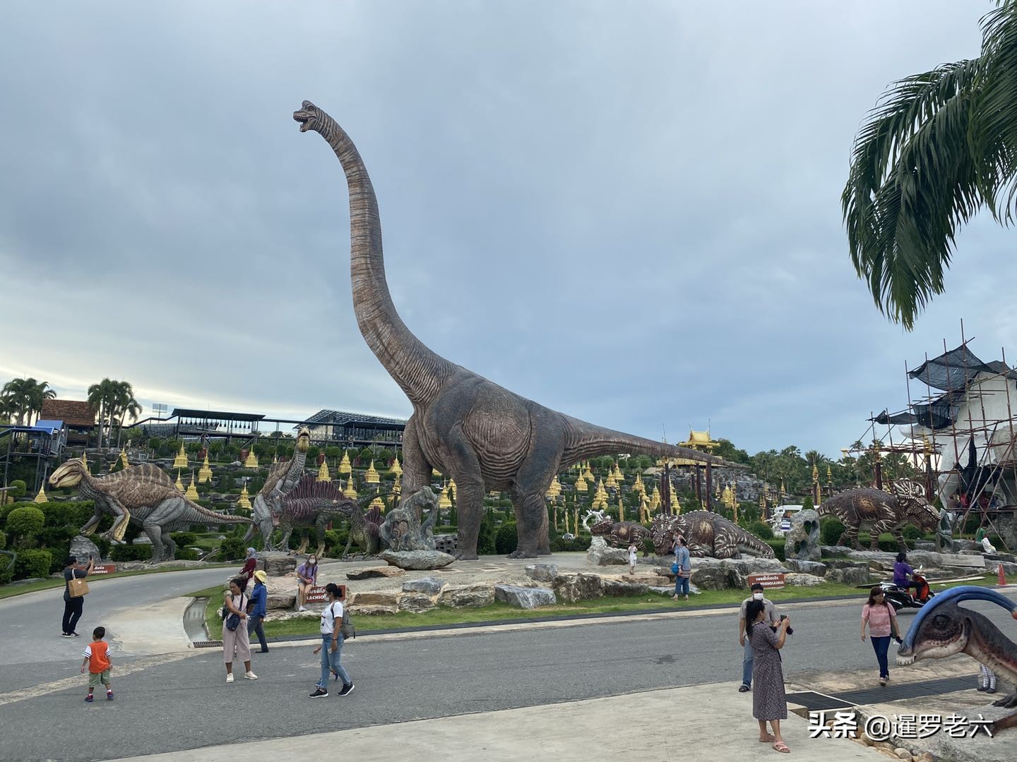 疫情难挡泰国人出游热情，芭堤雅“东芭乐园”依旧火爆