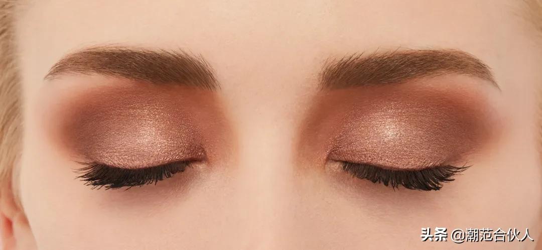 李佳琦omg这个产品也太好用了吧,李佳琦被称为美妆界的代名词