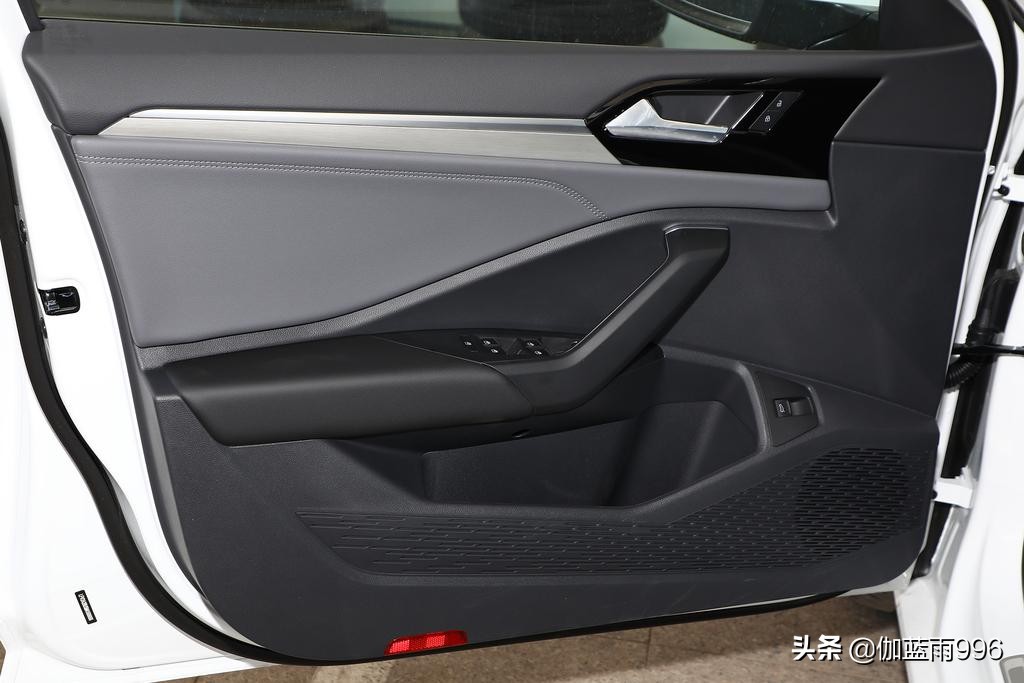 全新一代速腾到底怎么样,速腾豪华版空间