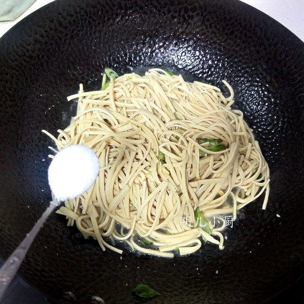 30几岁头发白了可以吃叶酸吗,头发白吃正常人的叶酸管用吗