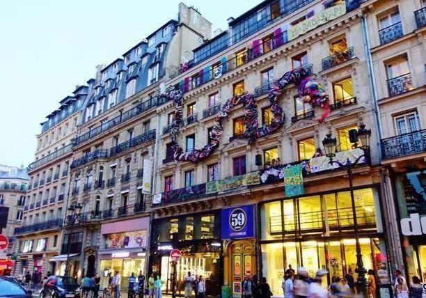 到处是黑人，遍地垃圾、满街尿骚，日本游客懵了：确定是巴黎？