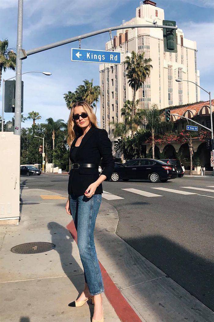 修身牛仔裤也能穿出性感气质,什么款式的牛仔裤又潮又好