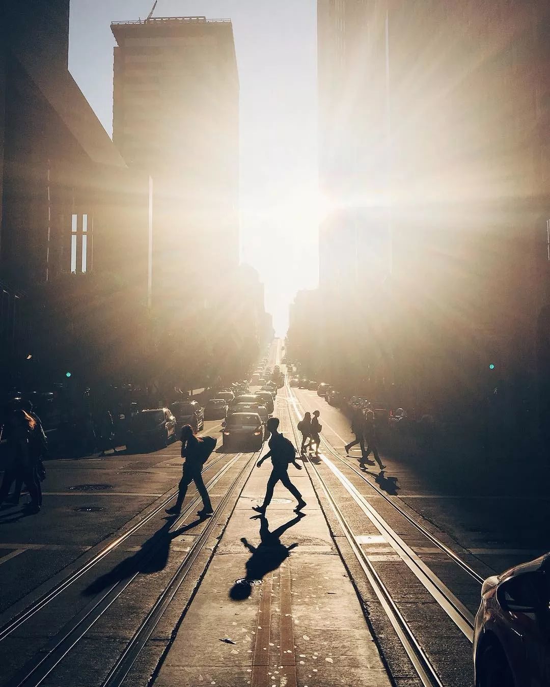 他是一名设计师,靠玩手机摄影成为了苹果签约摄影师