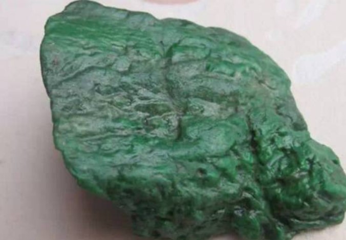 腾冲翡翠干青老料,翡翠干青金蟾摆件