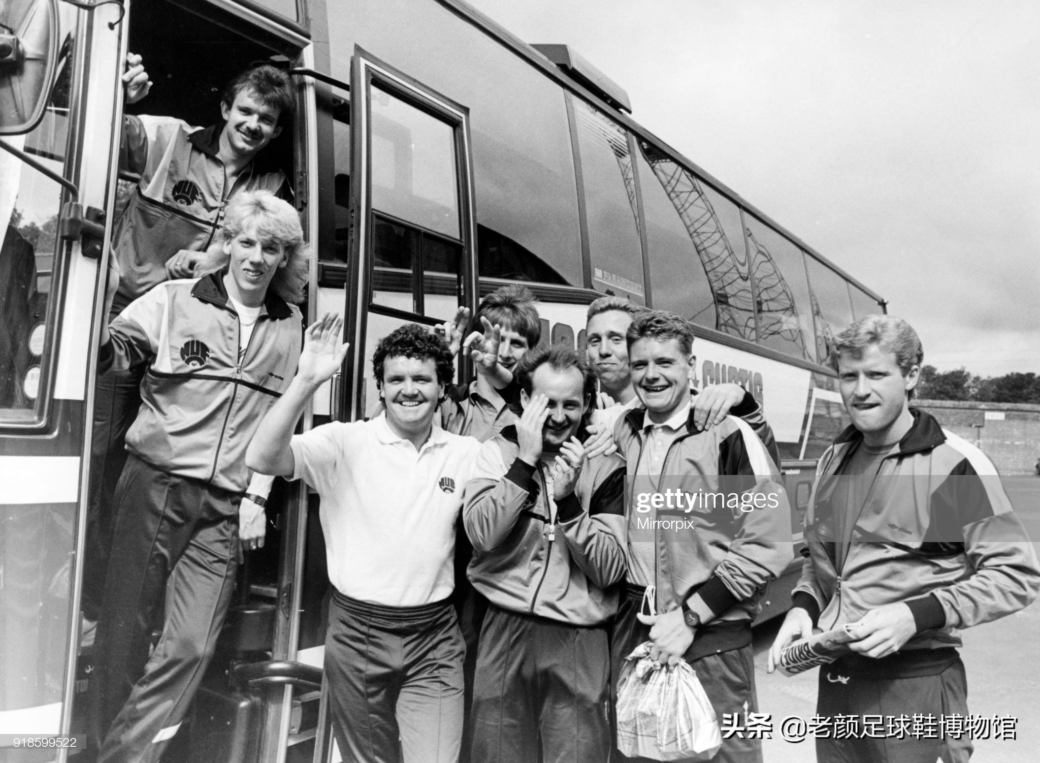 破产酒鬼的球鞋拍卖值6万,加图索的恩人名字成为香港路名