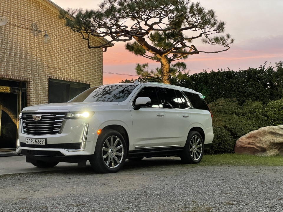 凯迪拉克凯雷德国外评测,凯迪拉克凯雷德海外