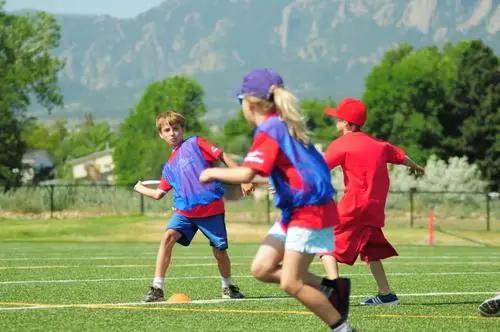 飞盘的4种基本扔法玩法,盘不落地