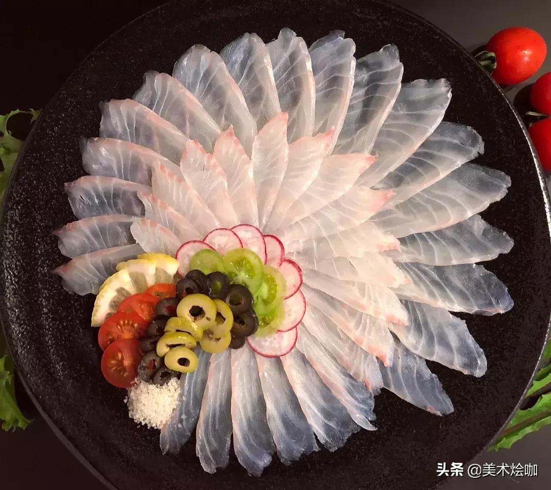 这是家里有矿吗,用三文鱼作画也能美到爆