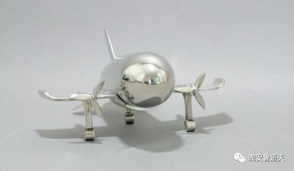 调酒师摇壶花式,调酒师初学用哪种摇酒壶