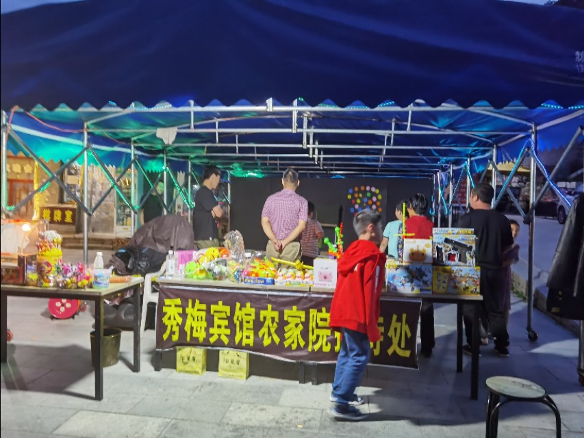 宿在驼梁，感受一种无忧的生活/郝贵云