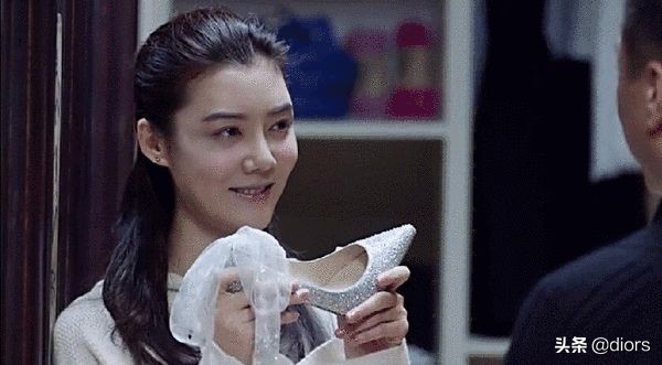 张韶涵卖的高跟鞋品牌,张韶涵ysl高跟鞋