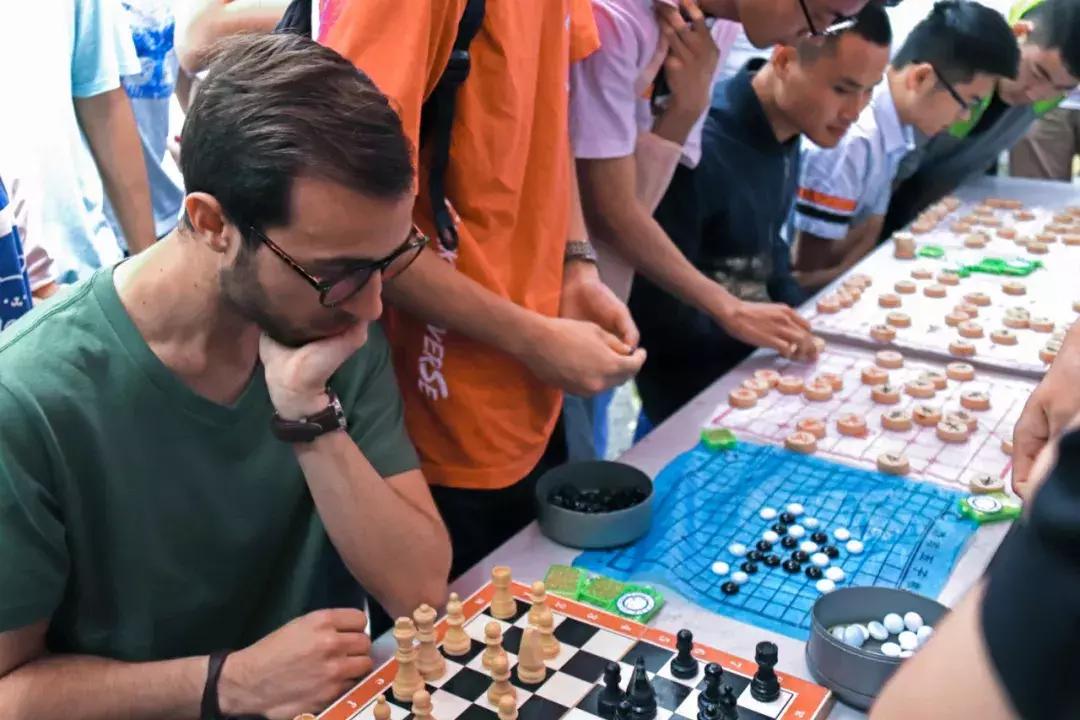 确认过眼神这是谁唱的歌,确认过眼神是过年要加班的人