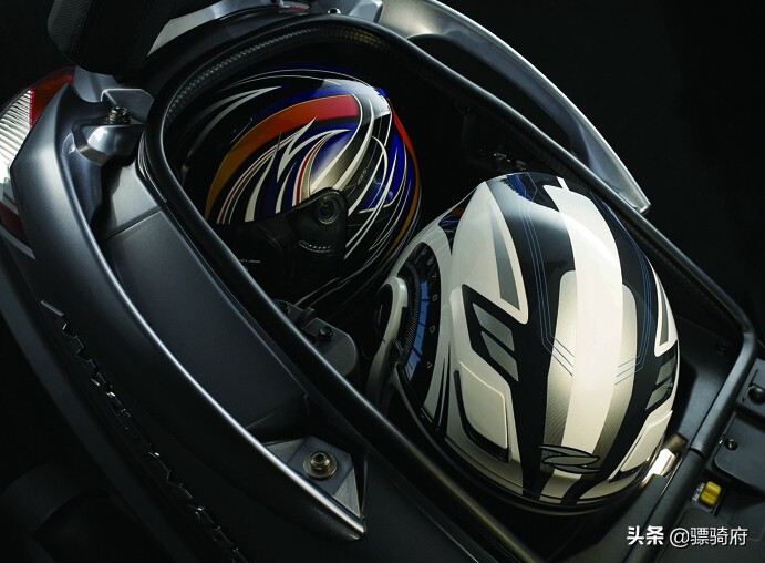 tr400cc踏板车,铃木汉堡人400cc踏板车