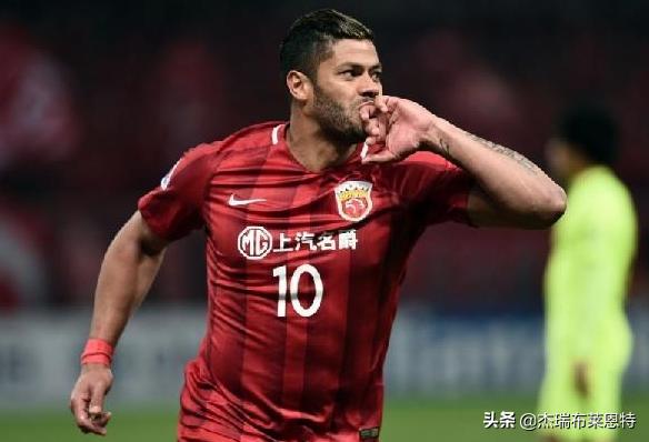 年轻时的上海上港球员胡尔克,胡尔克3000万豪宅