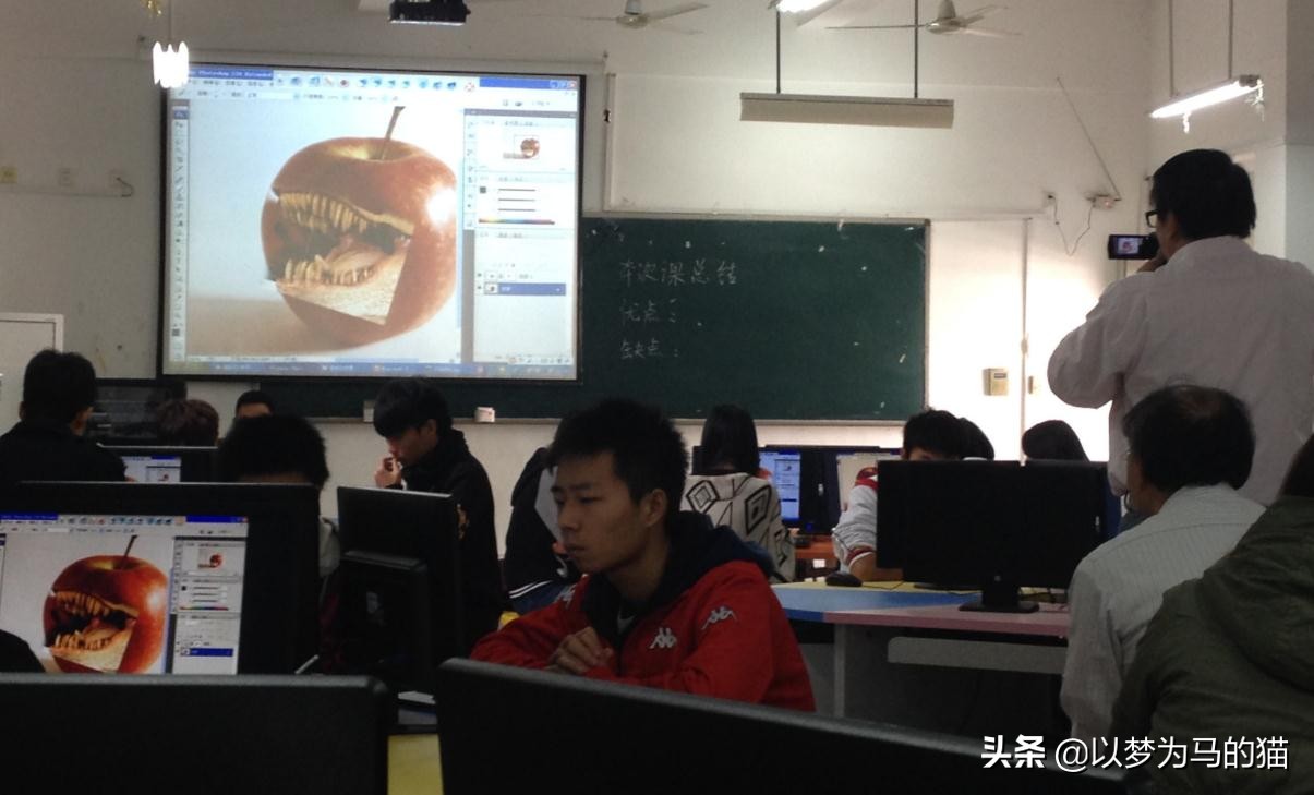 二本就业率最高专业,本科生就业率最高的十大专业