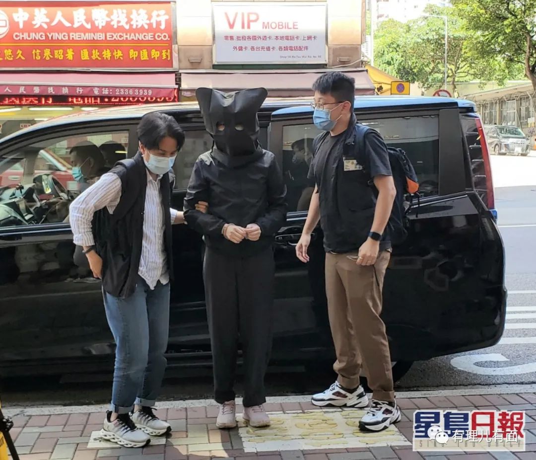 持续清算！港府再向毒舌黄师开刀！！更大的行动还在后头...