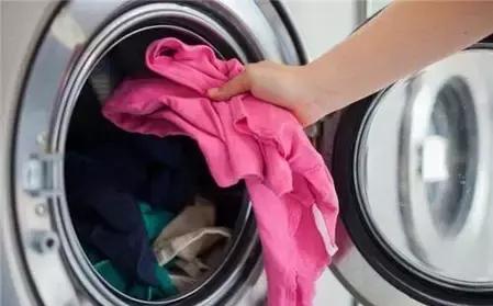 纯棉的洗涤与保养方法视频,纯棉衣物第二次清洗如何固色