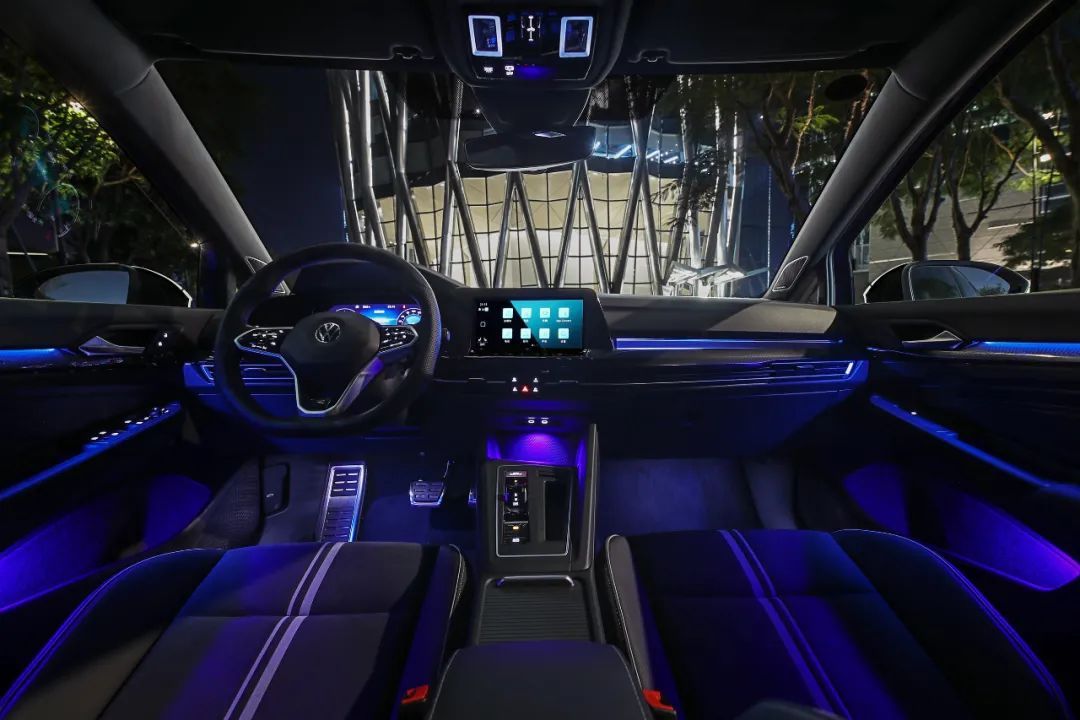 高尔夫8香不香,高尔夫8要买珠光白还是月岩灰