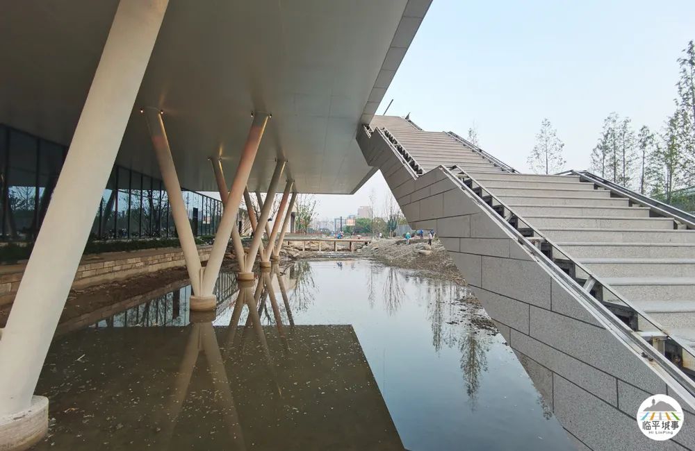 临平体育馆改扩建有篮球场吗,体育公园篮球场施工