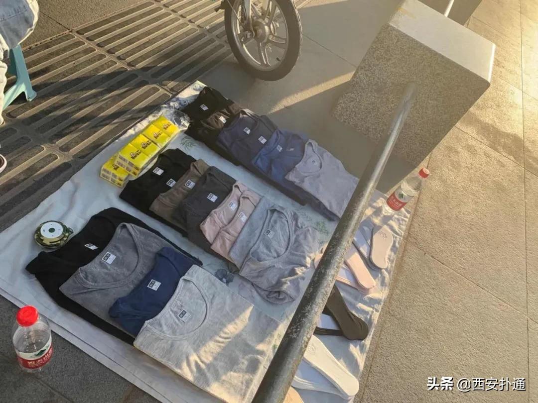 摆摊人的真实经历到底赚不赚钱,90后摆摊的经历和感受