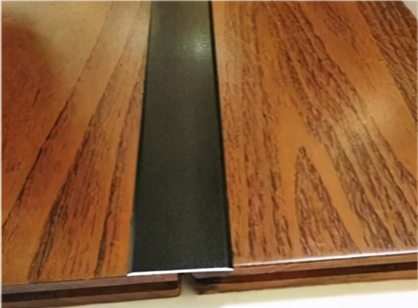 铺设木地板要找平,铺设木地板前的基层处理