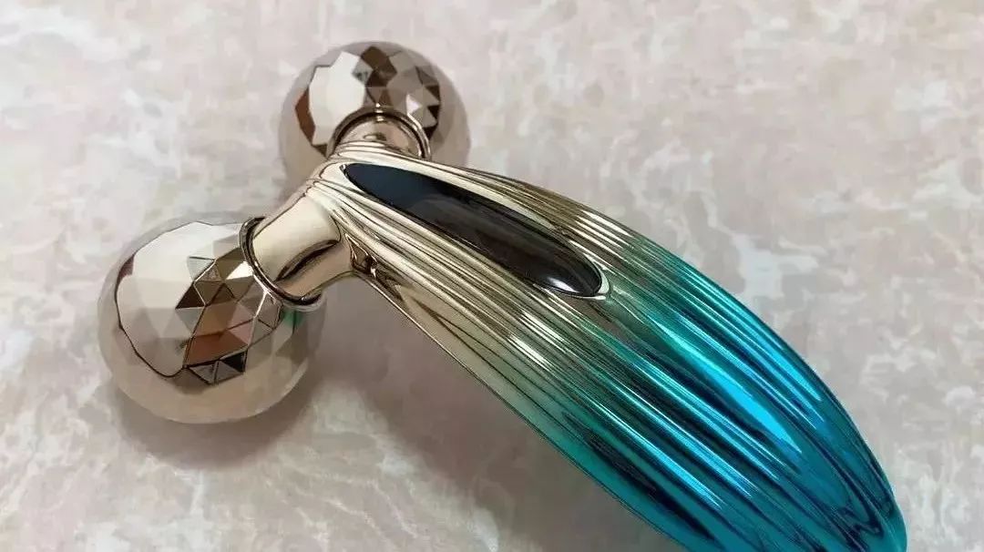 真的不是来搞笑的,樱花妹对小V脸的执着我是真的服!