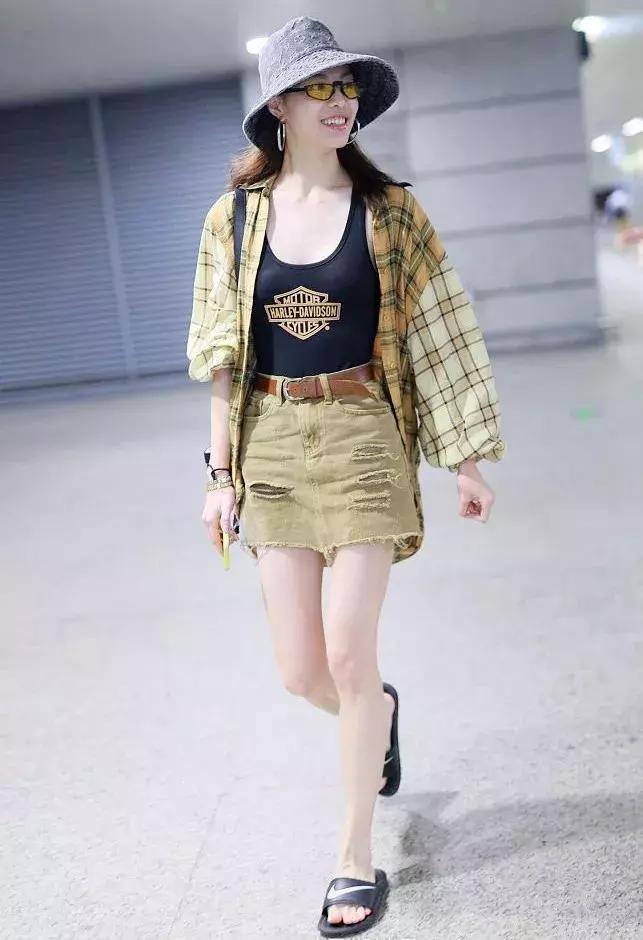 刘雯格纹,刘雯穿格纹衫好看吗