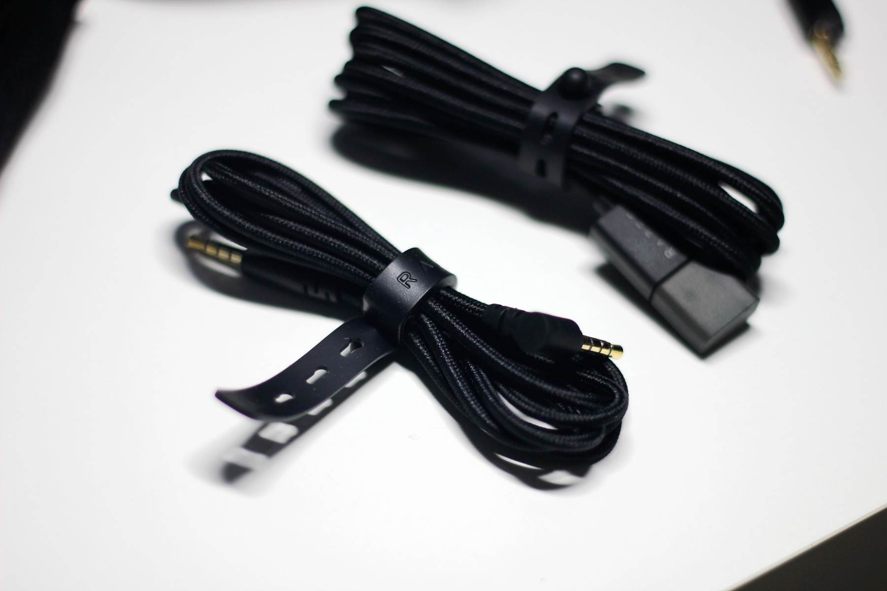 职业向的全能电竞耳麦-雷蛇旋风黑鲨V2专业版评测报告