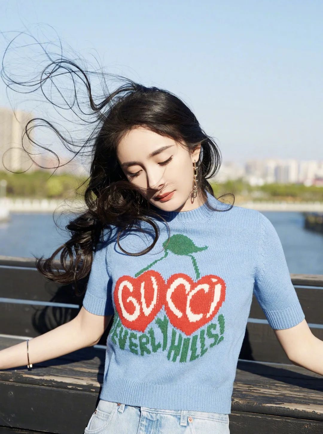 夏天t恤女款2022款网红款百搭,夏季必备百搭t恤品牌推荐