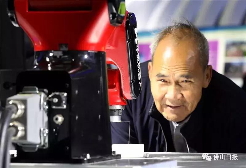 没想到，珠洽会上的机器人“样样精通”！看完觉得自己快失业了