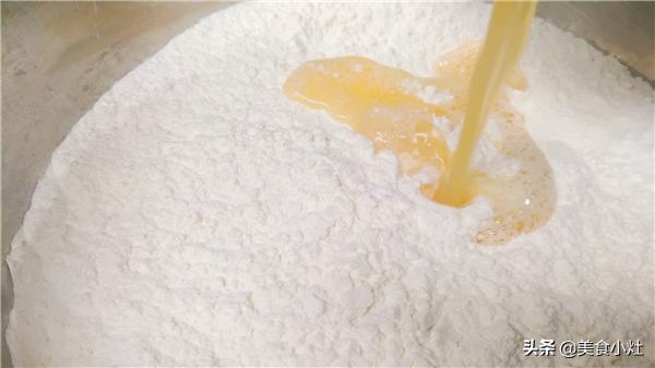 香酥大油条的做法和配方的全过程,油条教程又酥又脆又鲜大油条