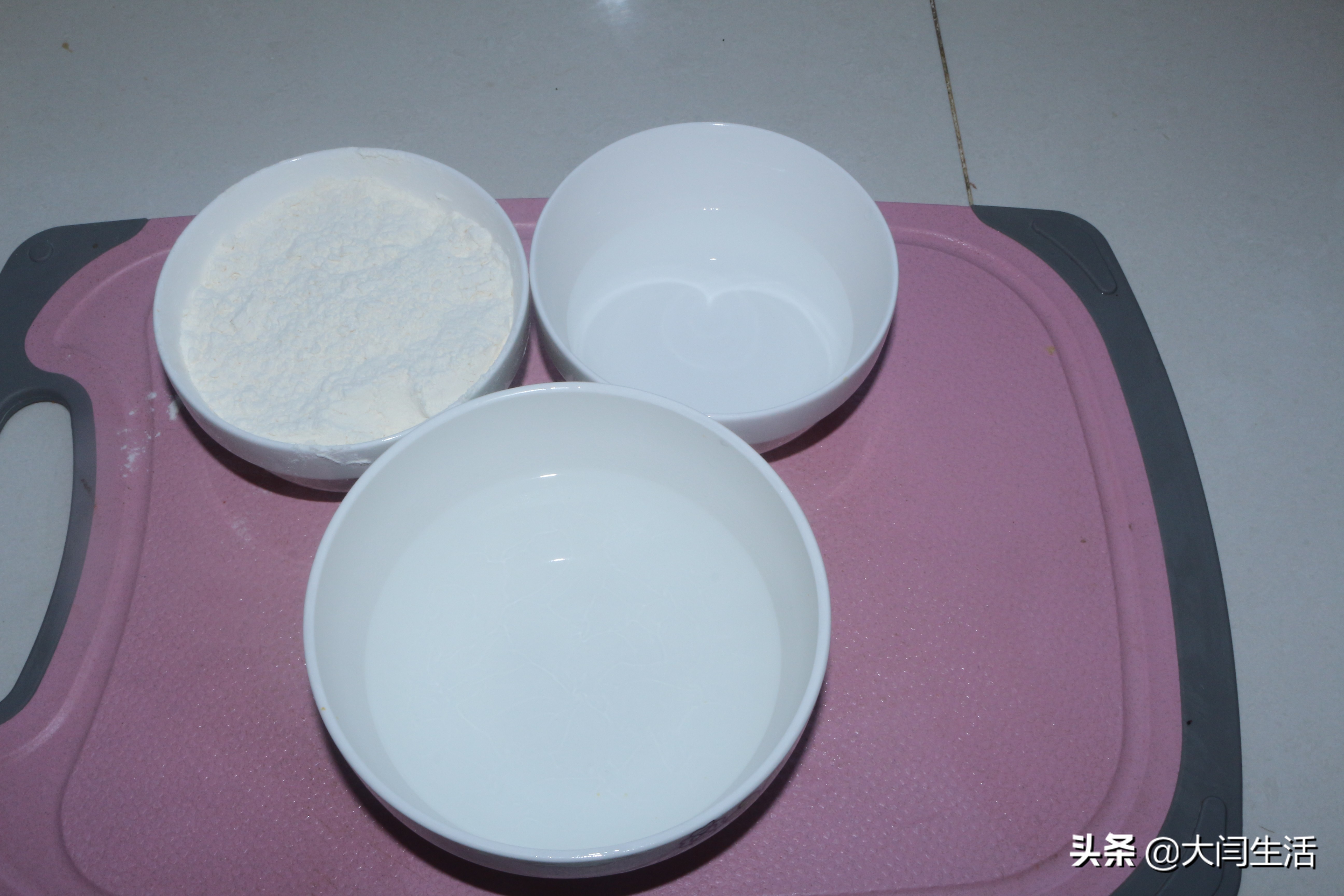 薄单饼卷菜用什么水和面,1碗面粉1碗水教你个独特的做法