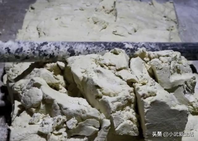 安徽大叔开店卖红烧肉,安徽大叔摆摊