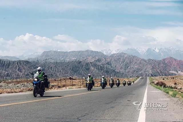 为什么说豪爵铃木DL250是入门级探险旅行车的佳选