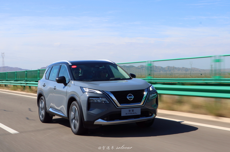 奇骏超智能2.0版,新款奇骏超混智能驾驶