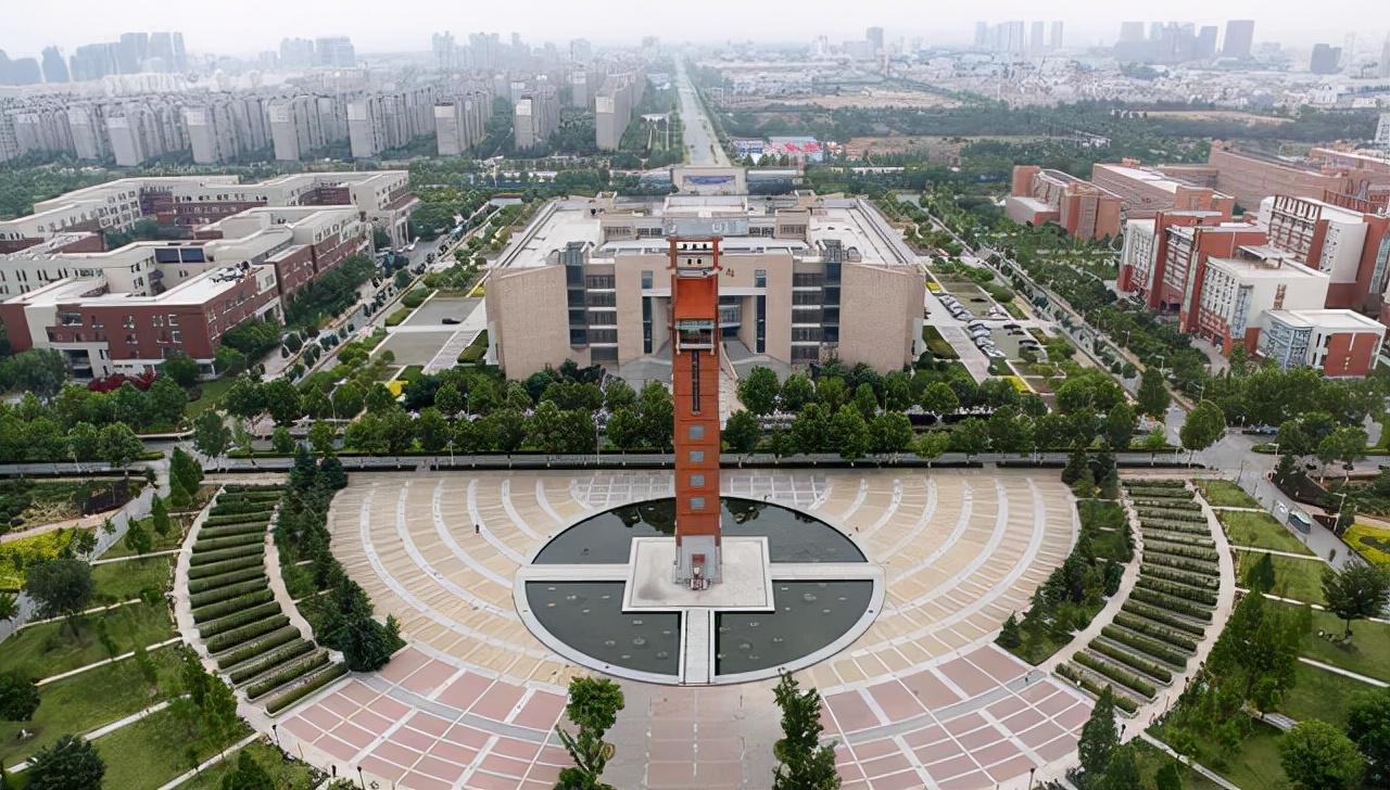 郑州大学和河南大学哪个环境美,郑州大学和河南大学哪个好