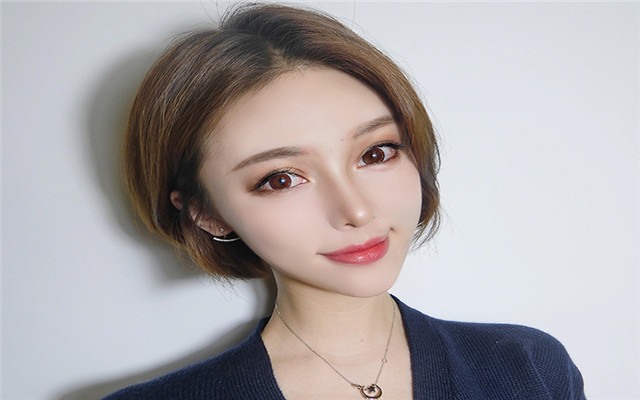 哪种美瞳戴起来眼睛有神点,眼睛无神戴眼镜会好一点吗