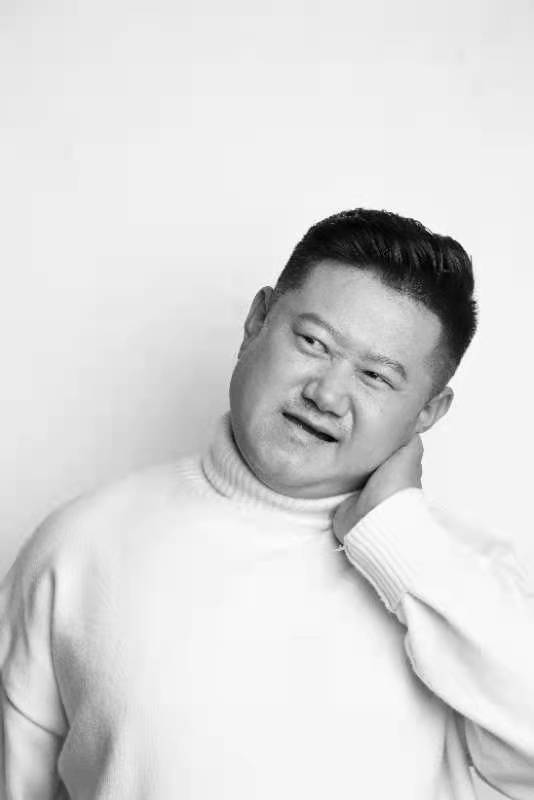 歌手辰雨青首支原创单曲《爱你》全网上线，诉说着浪漫爱情誓言