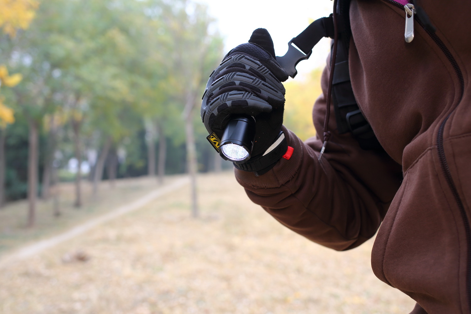 回归操作本质FENIXTK11TAC机械双模式战术电筒评测