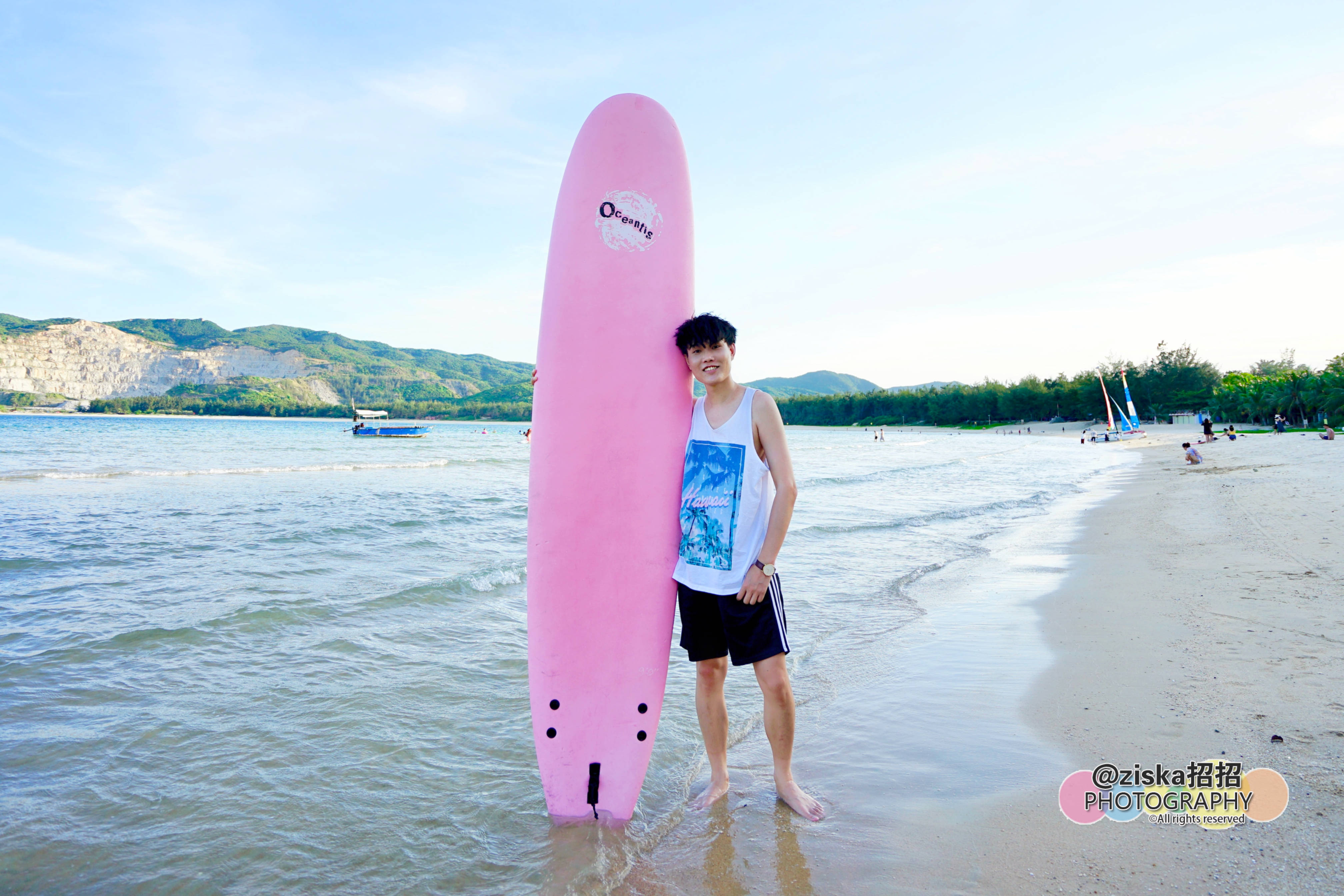 杨紫给李现分享旅游景点,现实生活中李现和杨紫到三亚旅游