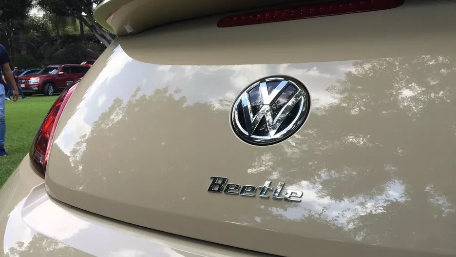 大众甲壳虫2021款试驾视频,大众甲壳虫国内敞篷版试驾视频