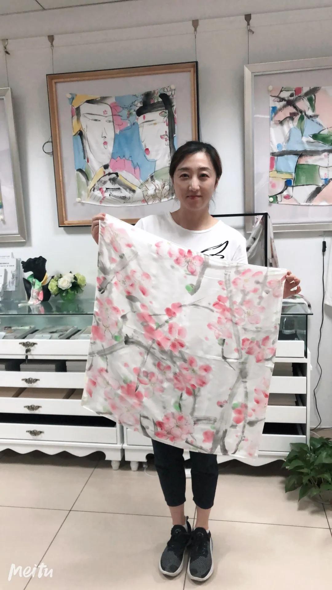 丹青丝韵——张智棟中国画丝巾绘画课堂第一期活动掠影