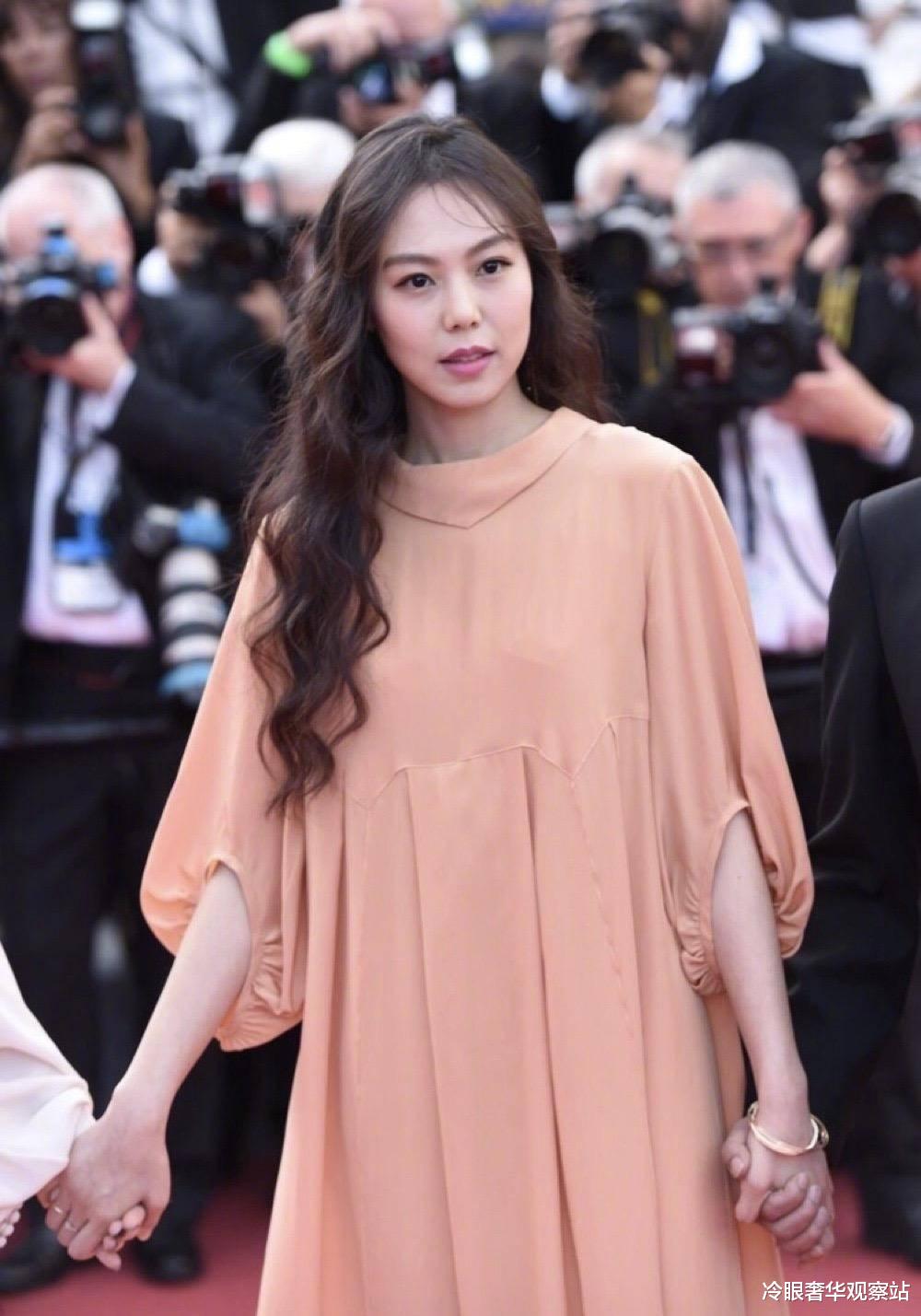 穿lemaire的明星,金敏喜穿搭属于什么风格