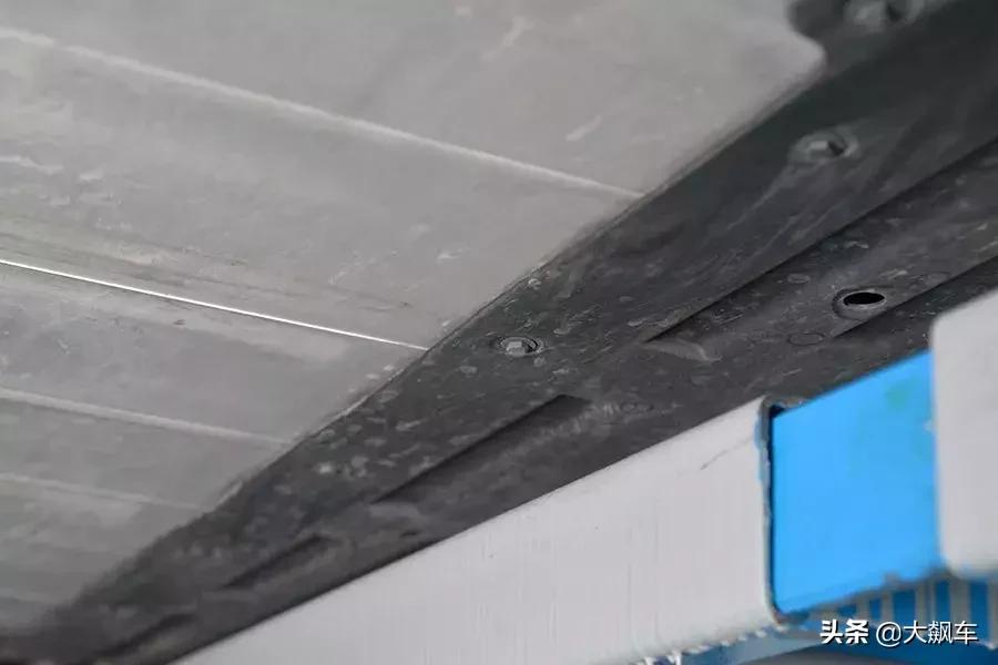 渗油、生锈、铁油箱，悬架换成铝合金