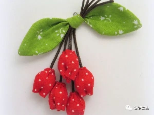 怎么制作花朵手工布料教程,怎么用剩下的布料做衣服上的小花