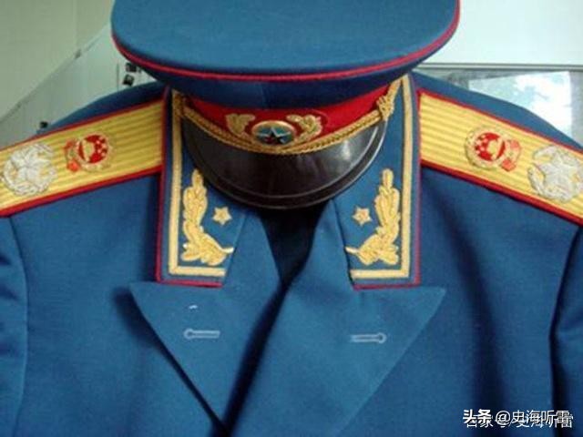 毛*东泽**为何拒授大元帅？他如何评价十位元帅？十元帅如何评价他？