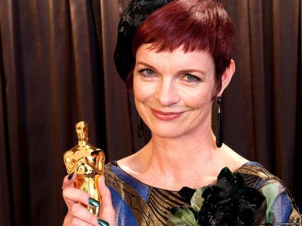 灰姑娘里面各个人物服装,灰姑娘中的仙女教母图片