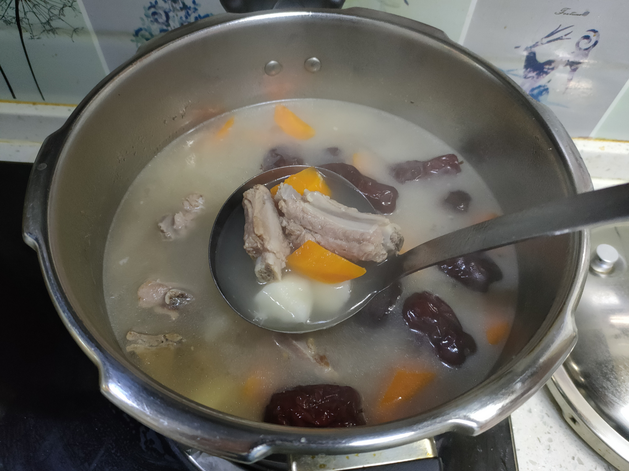 炖肉菜什么时候放盐,萝卜炖肉是先放盐还是后放盐